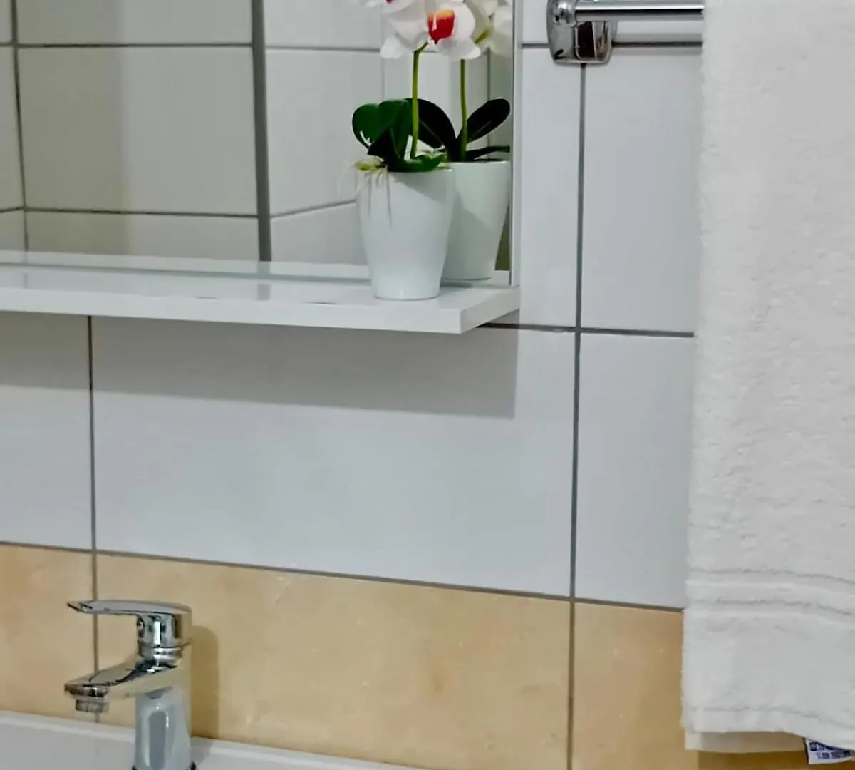 Vlore White Orchid Apartment